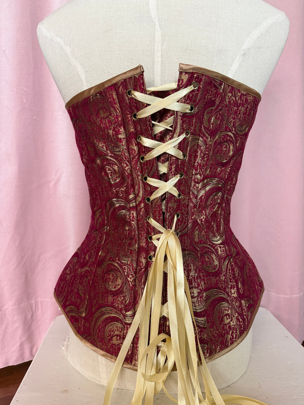 Josefin, pinkki metalli, 75 cm L/XL