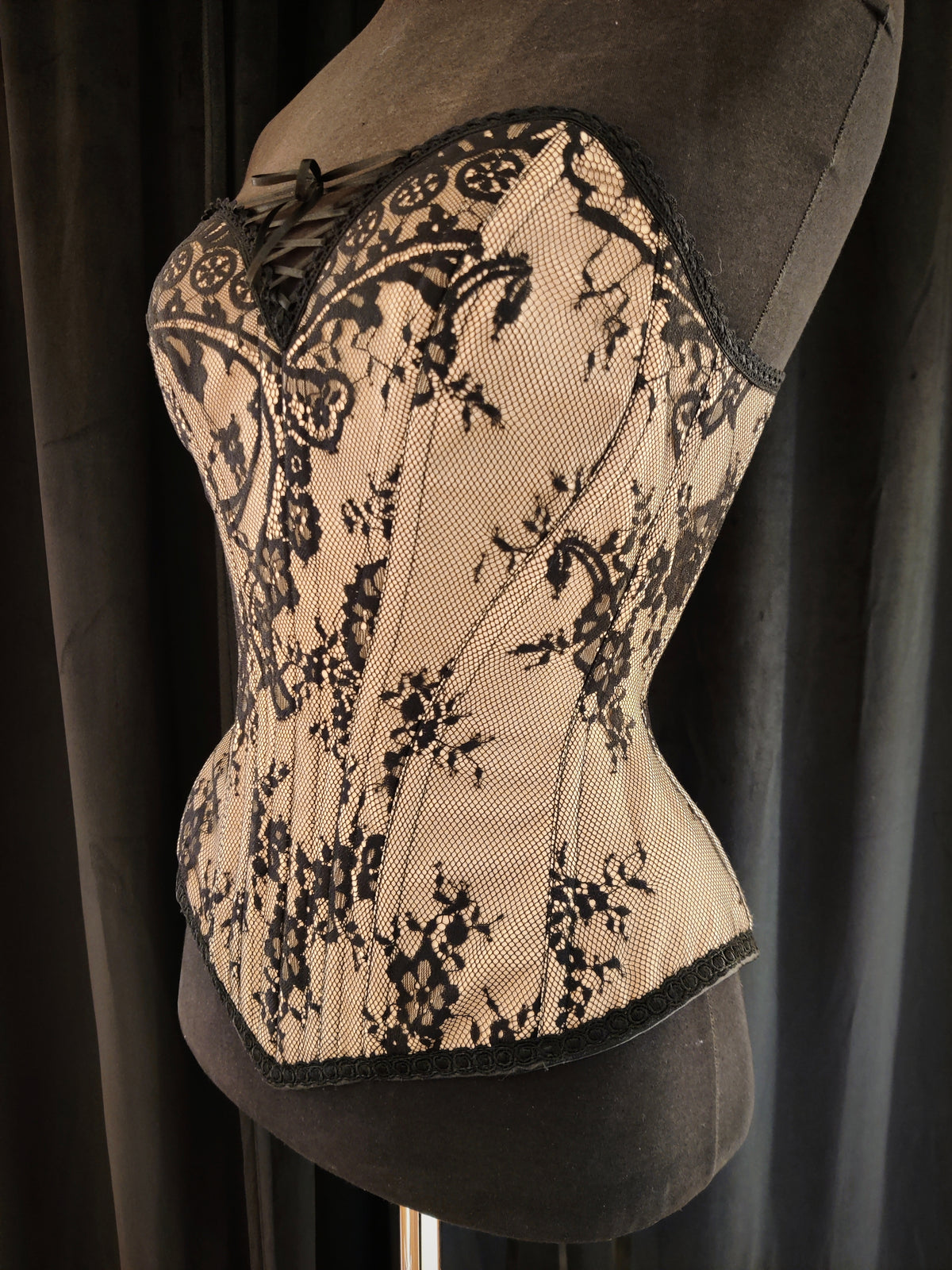 Vanisha lace (62cm)