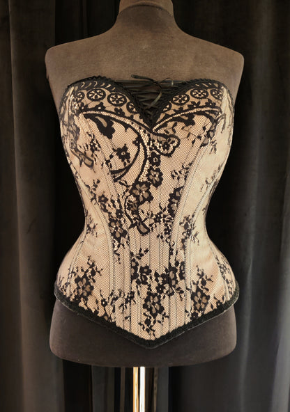 Vanisha lace (62cm)